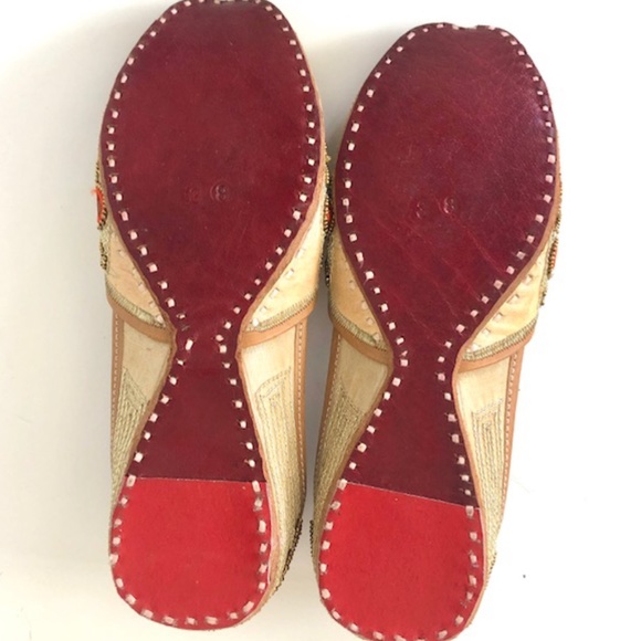 Beautiful Handmade Leather Mirrored Slippers - Picture 3 of 8